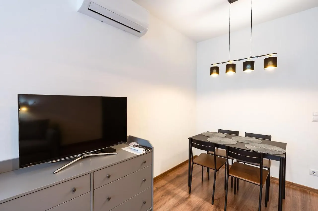 Modern & Newly Built Apartment With Private Garage Budapest